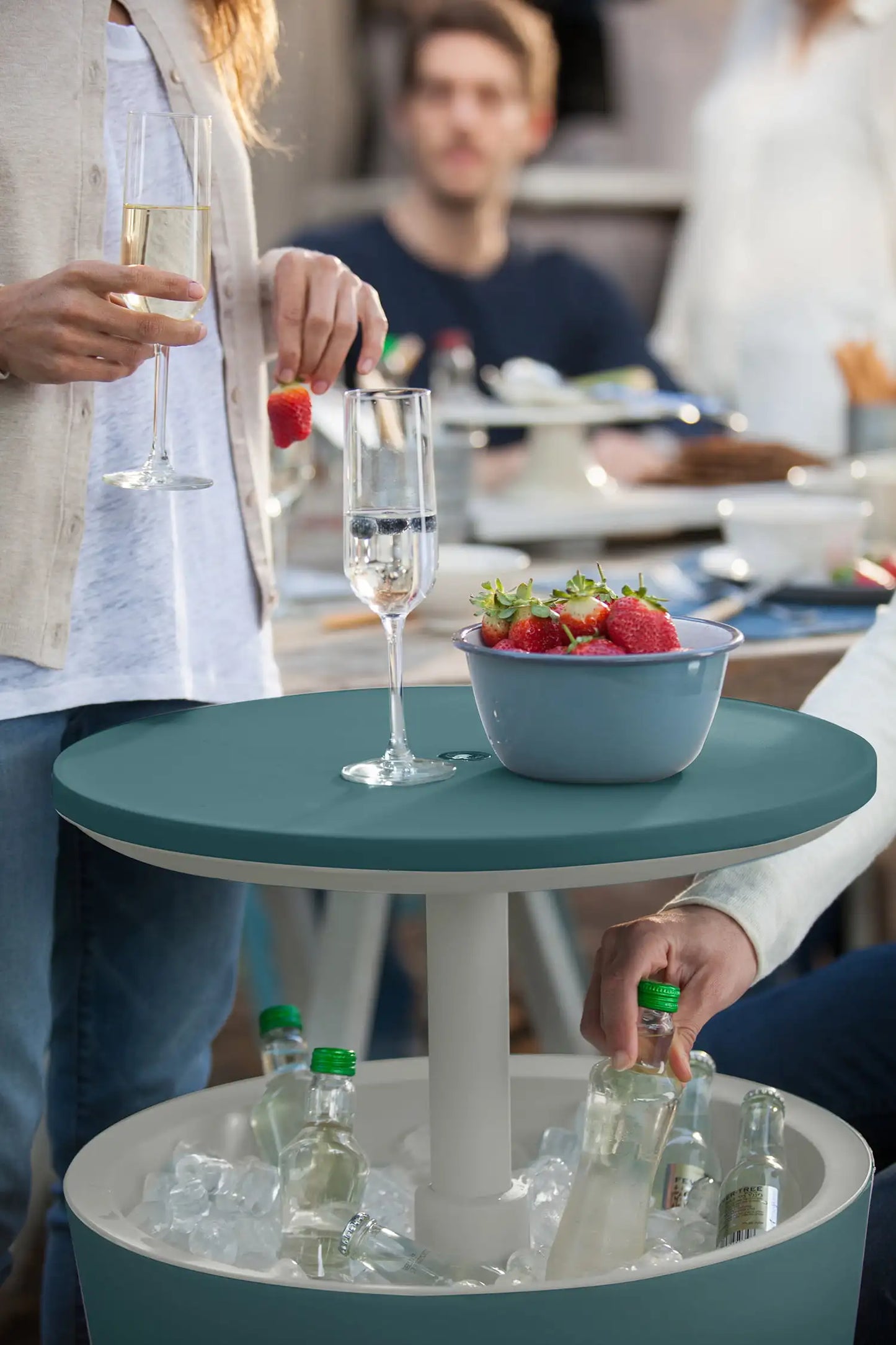 Modern Cool Bar and Side Table, Outdoor Patio Furniture with 7.5 Gallon Beer and Wine Cooler